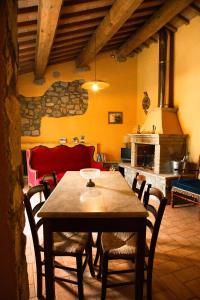 Restoran ili drugo mesto za obedovanje u objektu Agriturismo Le Roghete