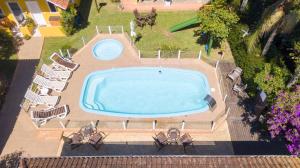 Výhled na bazén z ubytování Pousada Jardim Porto Belo nebo okolí
