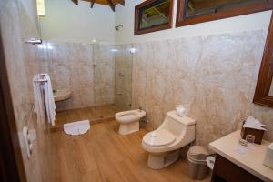 Un baño de Hotel Lomas del Volcan