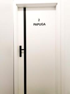 Galeriebild der Unterkunft PAPUGA Apartment ~ 700m Main Square ~ Self check-in 24h in Breslau