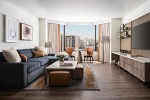 A seating area at Four Seasons Hotel Houston