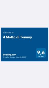Captura de pantalla de una pantalla de teléfono móvil con un sitio web en il Motto di Tommy, en Castelveccana