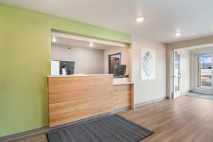 Lobby alebo recepcia v ubytovaní WoodSpring Suites Broomfield-Westminster