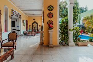 Bazén v ubytování Hotel Santa María Mérida nebo v jeho okolí