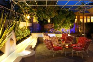 A seating area at Bella Venezia