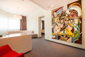 Uma área de estar em Holiday Inn Vilnius by IHG