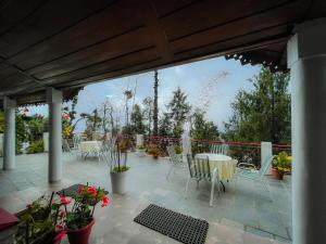 Balkón nebo terasa v ubytování Birdwood Cottages