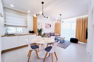 Kuchyň nebo kuchyňský kout v ubytování Apartament HORYZONT "ZŁOTA"