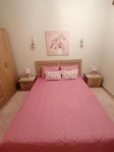 Postel nebo postele na pokoji v ubytování Kali Luxury Apartments -Garden-Gold-