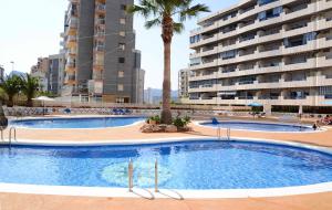 Basen w obiekcie APCOSTAS Turquesa Playa - Calpe lub w pobliżu