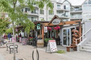 Imagen de la galería de Harrison On The Lake, Walkable to Beach and Village, en Harrison Hot Springs