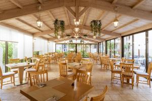 Un restaurant u otro lugar para comer en Pearl Beach