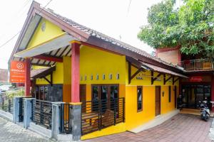 Fotografie z fotogalerie ubytování Rumah Haryono Guest House Syariah near Malioboro RedPartner v destinaci Yogyakarta + 44 fotografií