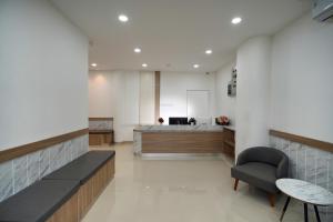 Posezení v ubytování Ngampilan Residence Yogyakarta Mitra RedDoorz