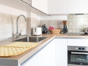 Kuchyňa alebo kuchynka v ubytovaní Nayber Gavia - Nuevo y centrico apartamento en Cordoba