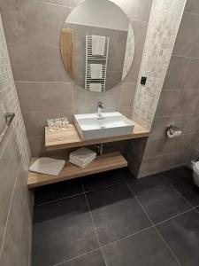 Koupelna v ubytování Sareza hotel