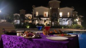 Jídlo v hotelu nebo okolí