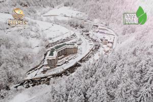 arial view of a ski resort in the snow at Ridos Thermal Hotel & Spa in Kürreiseba
