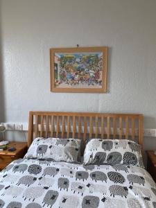 Łóżko lub łóżka w pokoju w obiekcie Brafferton Guest House