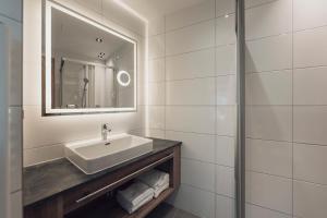 A bathroom at Alpenheim Apartment Ischgl Még 22 kép