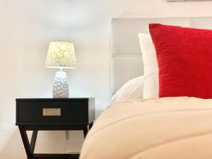 A bed or beds in a room at Apartamentos Zaragoza