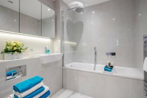 Afbeelding uit fotogalerij van Watford Cassio Deluxe - Modernview Serviced Accommodation in Watford