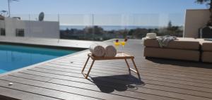 Basen w obiekcie Luxury Villa Morelli with seaview & heated pool lub w pobliżu
