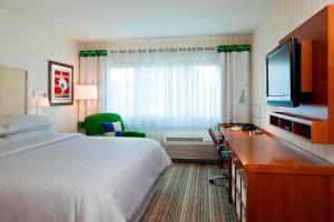 Sjónvarps- og/eða afþreyingartæki á Holiday Inn Express Columbus Airport Easton