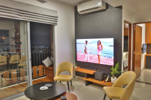 Televiisor ja/või meelelahutuskeskus majutusasutuses 007 Colombo