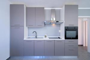 Кухня или мини-кухня в Villa M&M - ZF Hvar
