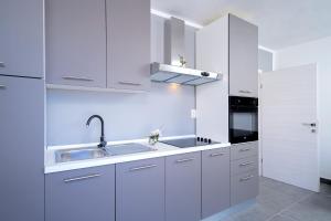 Кухня или мини-кухня в Villa M&M - ZF Hvar

