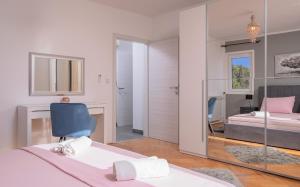 Кровать или кровати в номере Villa M&M - ZF Hvar