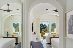 A seating area at Hotel La Minerva
