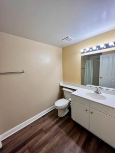 A bathroom at Shores of Panama Resort, Direct Beachfront, 1 BR plus Bunks! by Dolce Vita Getaways PCB