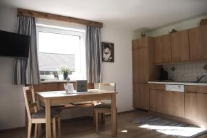 Una cocina o zona de cocina en Familie Pfefferkorn