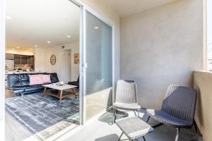 3BR Fully furnished Apartment on Sunset Blvd apts