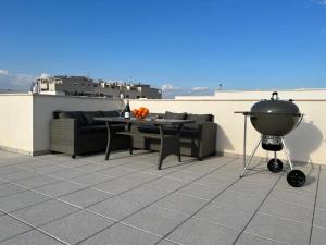 Galeriebild der Unterkunft New villa with rooftop terrace and pool in Daya Nueva