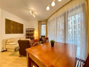 Posedenie v ubytovaní Downtown Vibe-Király II apts w private balcony