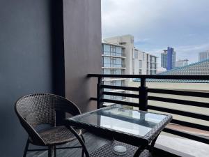 Rõdu või terrass majutusasutuses KTK Pattaya Hotel & Residence