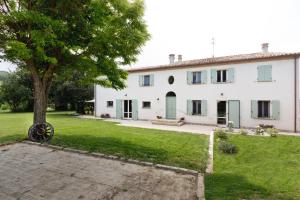 Galeriebild der Unterkunft Molino Monacelli Country House in Fano