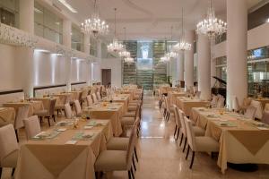 Restoran või mõni muu söögikoht majutusasutuses Playacar Palace - All Inclusive