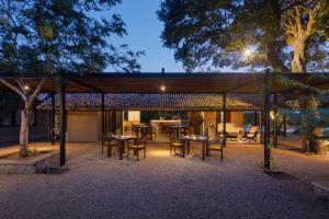 Restaurace v ubytování Koragaha Lodge - Yala