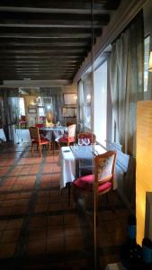 Foto dalla galleria di L'auberge Du Cochon D'or a Beuzeville