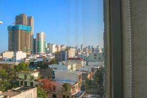 Uma vista geral de Da Nang ou a vista da cidade a partir do hotel