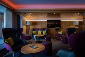 Lounge nebo bar v ubytování Sunstar Hotel Lenzerheide