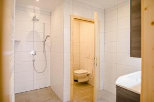 Ένα μπάνιο στο Gästezimmer Steiner