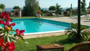 Bazén v ubytovaní Agriturismo I Romiti alebo v jeho blízkosti + 26 fotografií