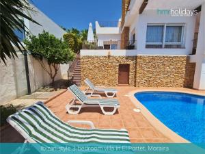 Bazén v ubytování Villa Portina by HMR Holidays nebo v jeho okolí
