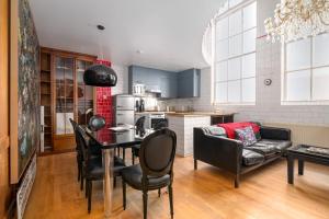 GuestReady - Converted Schoolhouse Duplex Apartment with Stunning Views