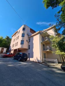 Budova, kde se apartmán nachází